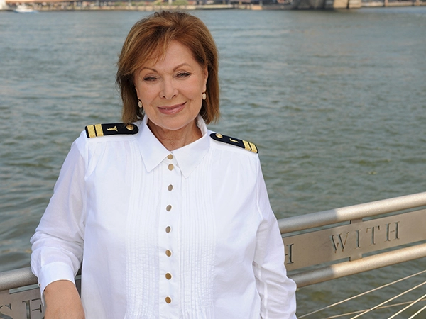 „Das Traumschiff" - Heide Keller als Chefhostess „Beatrice von Ledebur" (1981-2018)